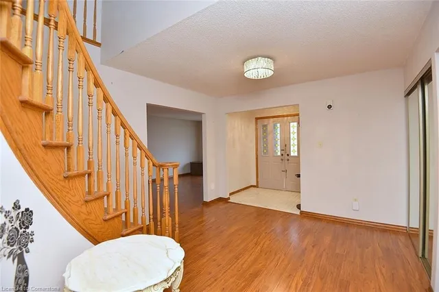 Additional image 6 of 35 Daffodil Cres