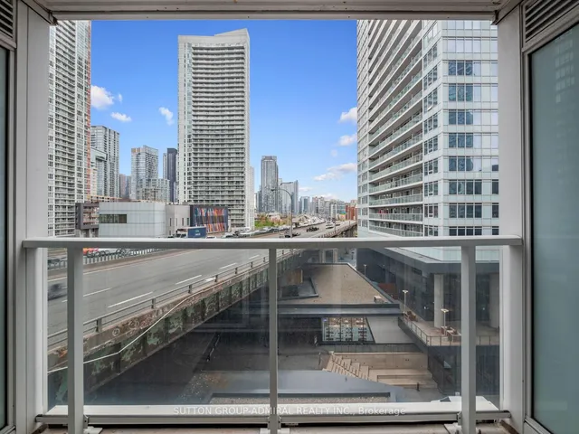 Additional image 20 of 19 Bathurst St Unit 706