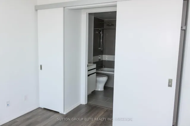 Additional image 21 of 197 YONGE St Unit 4902