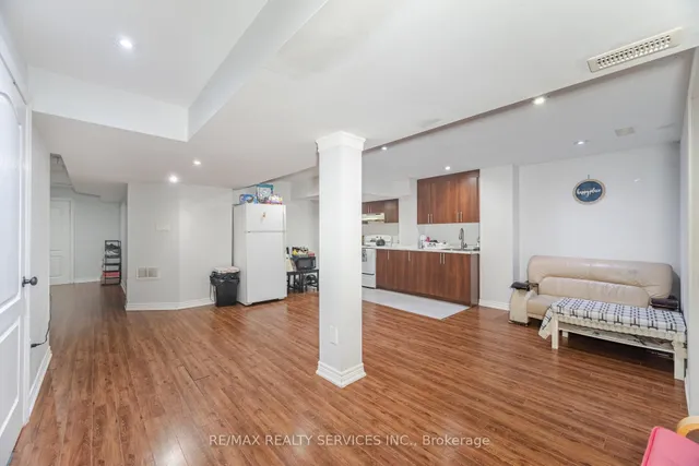 Additional image 32 of 69 Harbourtown Cres
