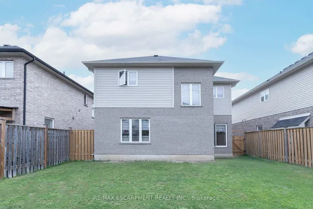 Additional image 25 of 24 Dunvegan Pl