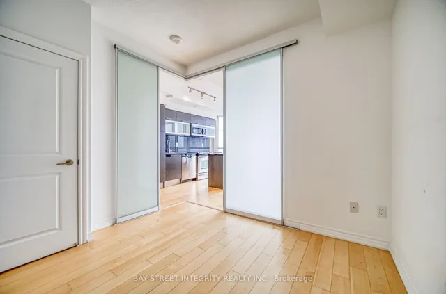 Additional image 17 of 386 Yonge St Unit 3414