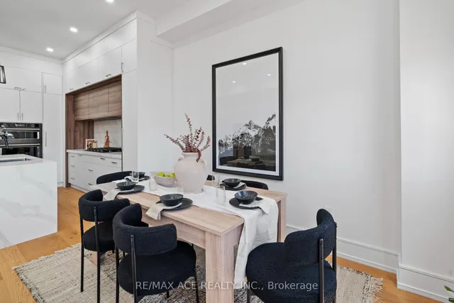 Additional image 12 of 28 August Ave