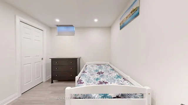 Additional image 23 of 68 Phalen Cres