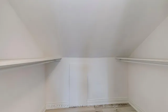 Additional image 27 of 176 Garside Ave