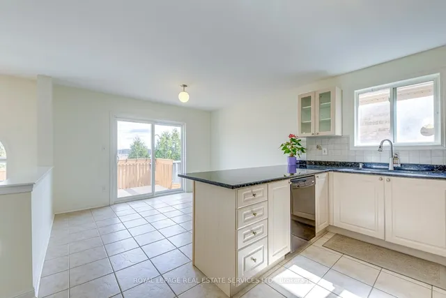 Additional image 17 of 1652 Allan Cres