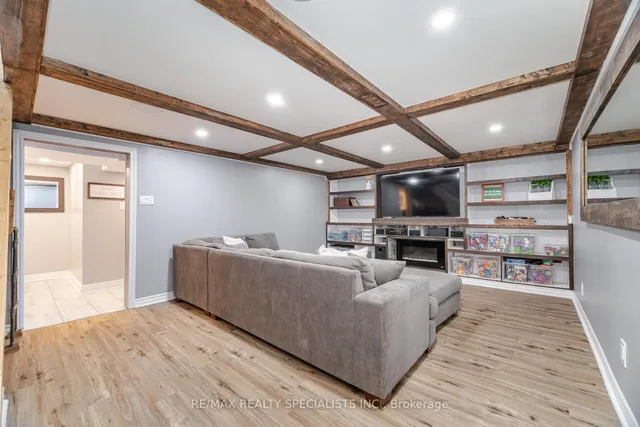 Additional image 23 of 2083 Mount Royal Ave