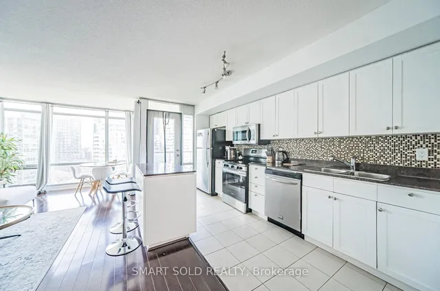 Additional image 9 of 81 Navy Wharf Crt Unit 2710