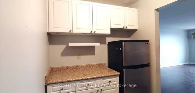 Additional image 13 of 64 Benton St Unit 1002