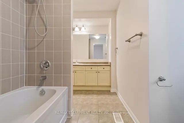 Additional image 36 of 255 Monaghan Cres