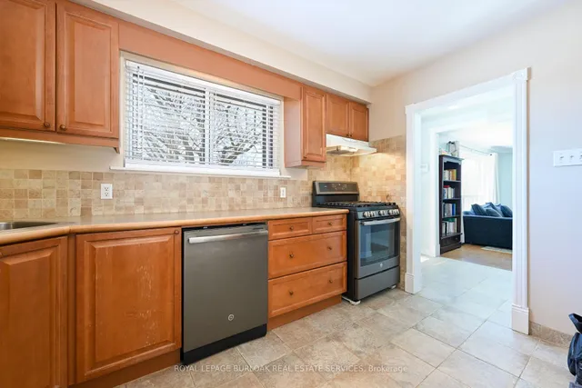 Additional image 11 of 419 Hampton Heath Rd