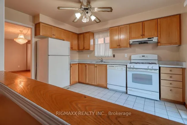 Additional image 10 of 14 Sunshade Pl