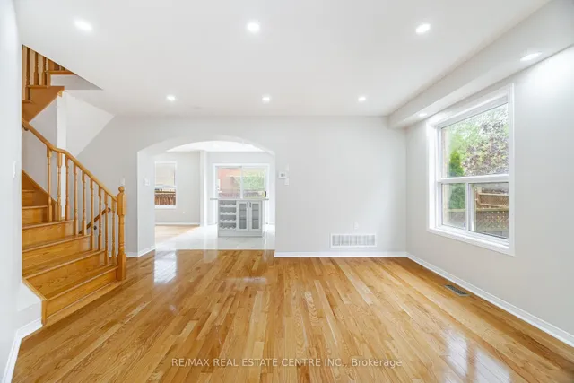 Additional image 11 of 16 Mistycreek Cres