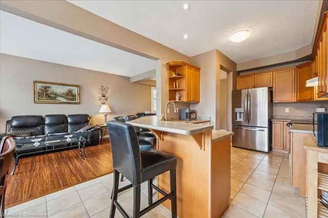 Additional image 35 of 519 Commonwealth Cres