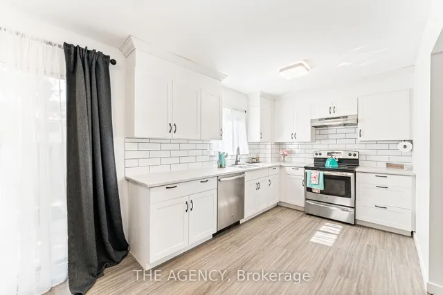 Additional image 12 of 35 McMullen Cres Unit 35