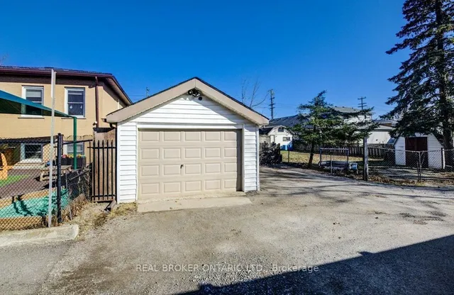 Additional image 40 of 458 Upper Wentworth St
