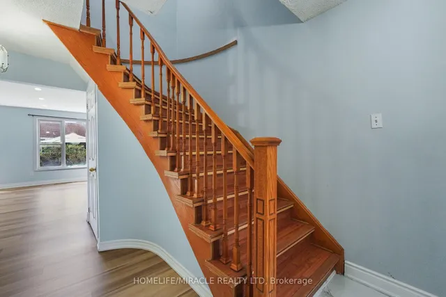 Additional image 15 of 27 Deerpark Cres