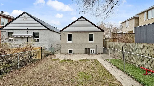 Additional image 42 of 31 Hamstead Ave