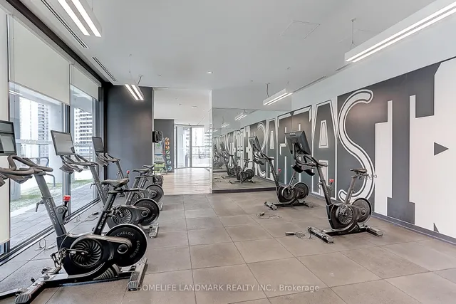 Additional image 5 of 159 Wellesley St Unit 401