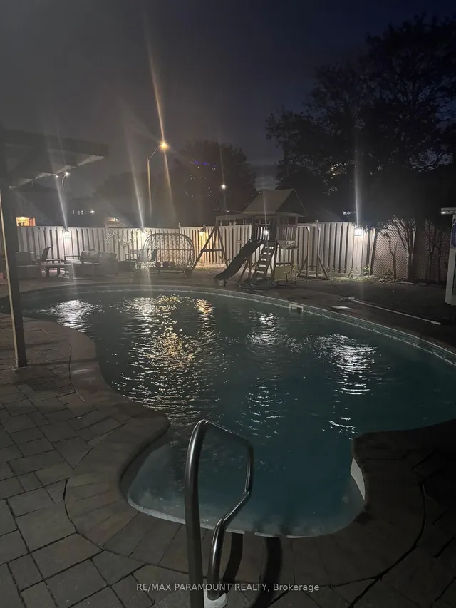 Additional image 42 of 10 Burnham Cres