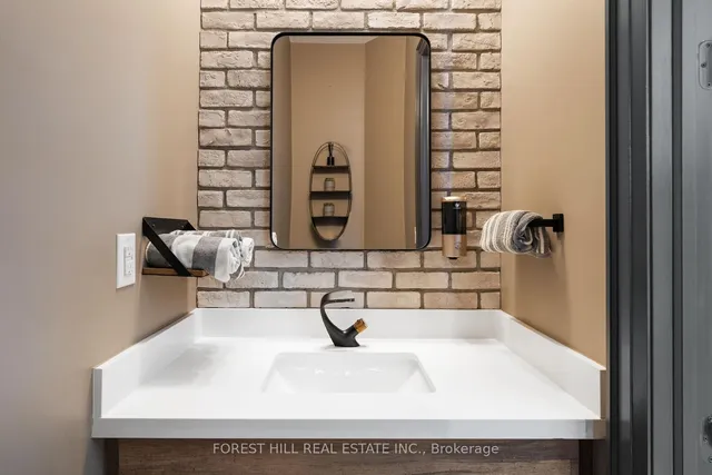 Additional image 14 of 32 Algoma St