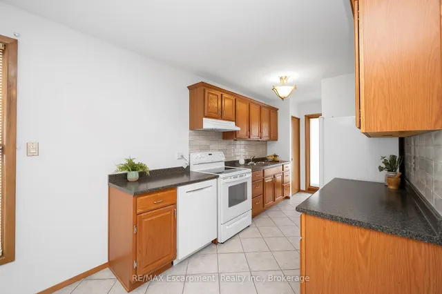 Additional image 9 of 249 Montmorency Dr