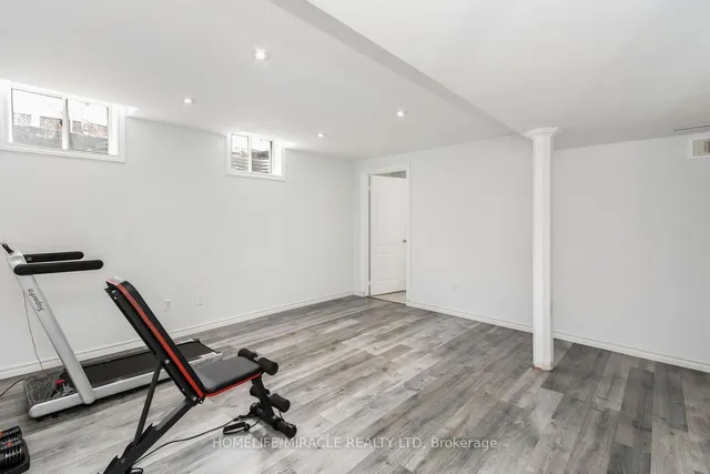 Additional image 42 of 1677 Stover Cres