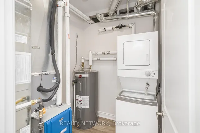 Additional image 21 of 261 King St Unit 3D-304