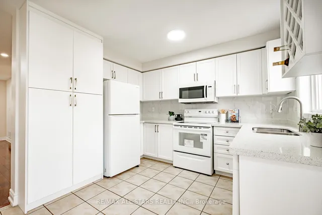 Additional image 15 of 126 Lake Louise Dr