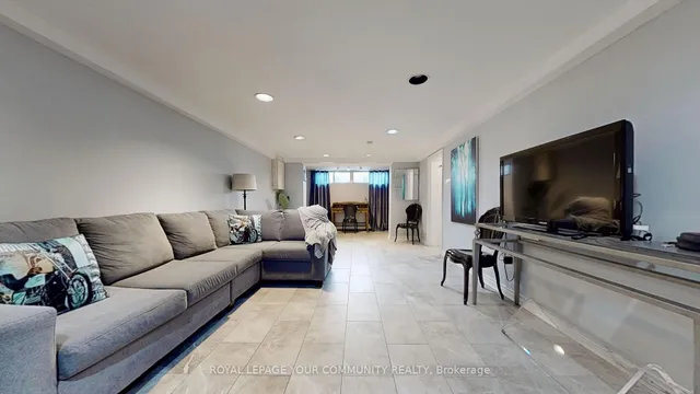 Additional image 41 of 50 Athabaska Ave