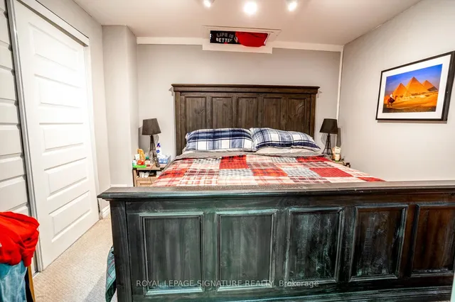 Additional image 28 of 48 Lawndale Cres