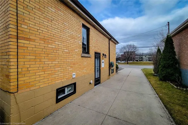 Additional image 6 of 698 Upper Sherman Ave