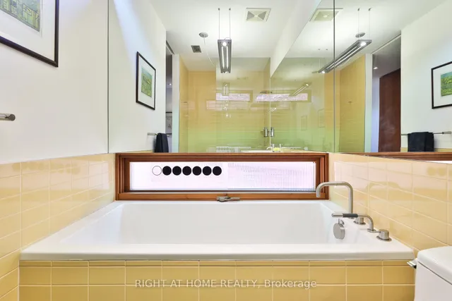 Additional image 30 of 694 Richmond St