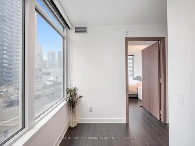 Additional image 12 of 19 Bathurst St Unit 706