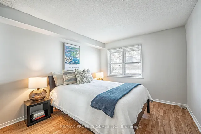 Additional image 24 of 61 Main St Unit 202