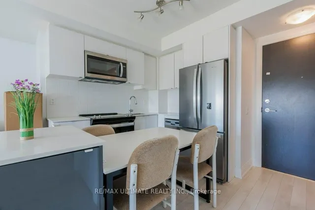 Additional image 4 of 1461 Lawrence Ave Unit 2001