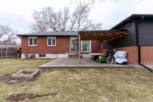 Additional image 49 of 292 Woodward Ave