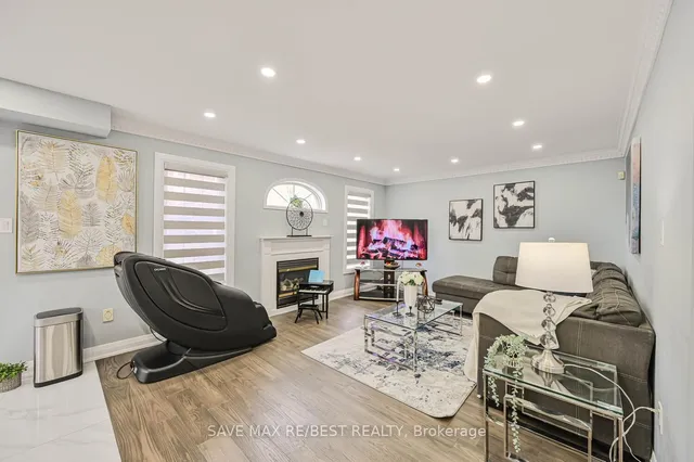 Additional image 19 of 29 Baccarat Cres
