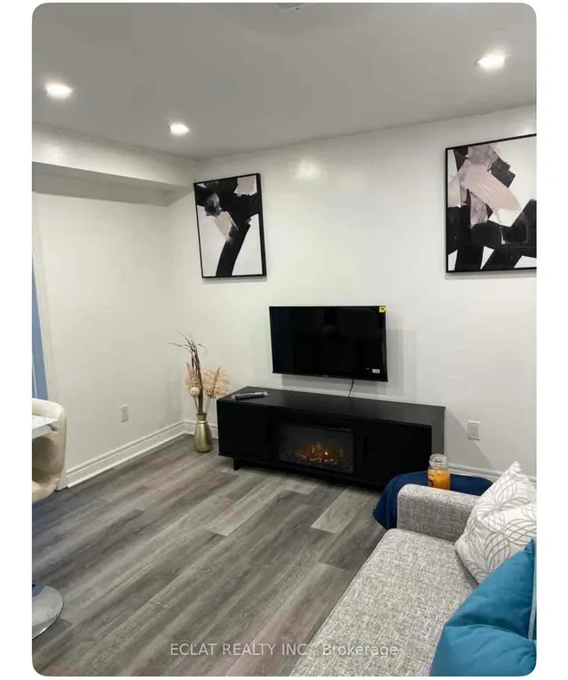 Additional image 33 of 23 Riehm St