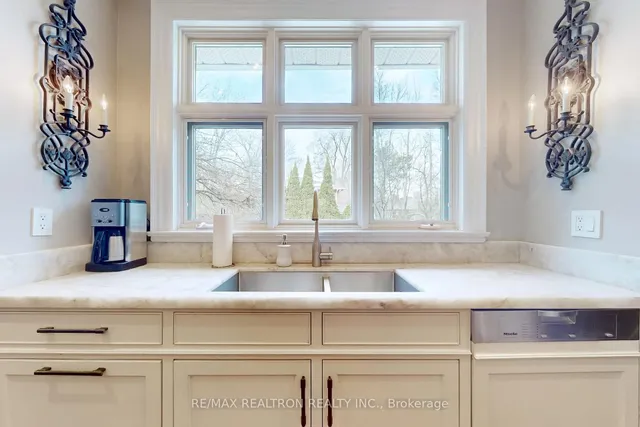 Additional image 14 of 4 Zaharias Crt