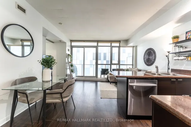 Additional image 8 of 375 King St Unit 1406