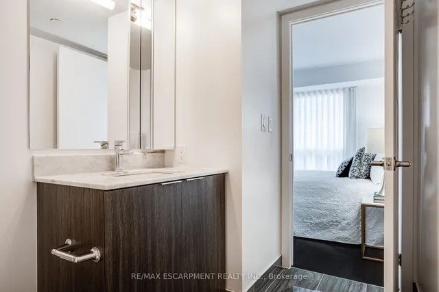 Additional image 28 of 955 BAY St Unit 1809