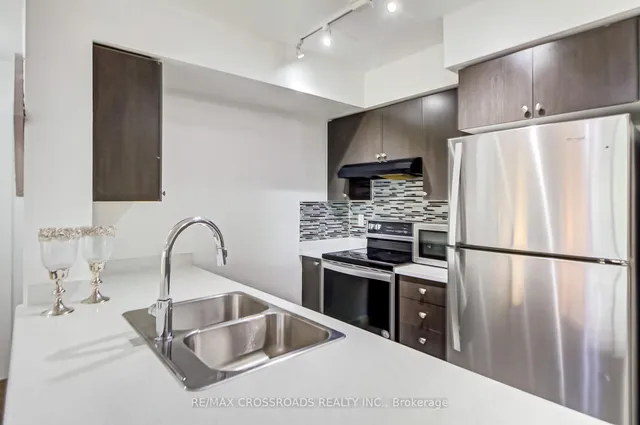 Additional image 8 of 1346 Danforth Rd Unit 214