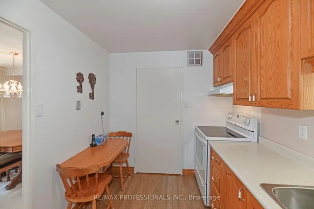 Additional image 15 of 475 The West Mall N/A Unit 417