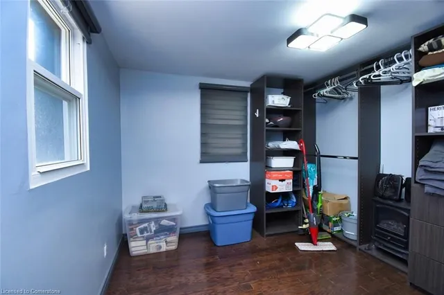 Additional image 13 of 47 Short Pky