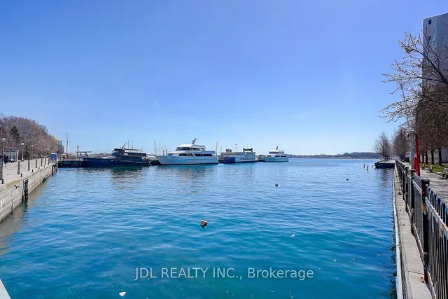 Additional image 25 of 600 Queens Quay Unit 711