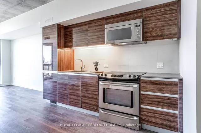 Additional image 9 of 1190 Dundas St Unit 1018