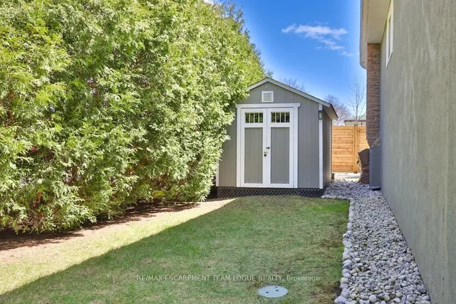 Additional image 41 of 685 CASTLEGUARD Cres