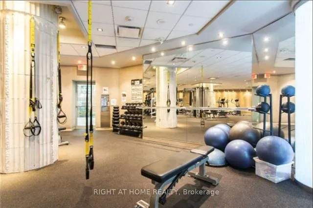 Additional image 21 of 38 Elm St Unit 1812