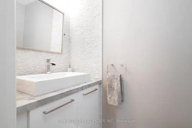 Additional image 9 of 1555 Sir Monty's Dr